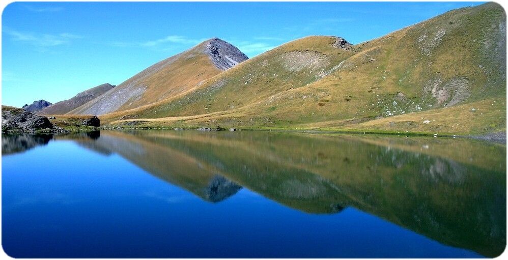 Le Lac Labarre et la Tête des Chétives