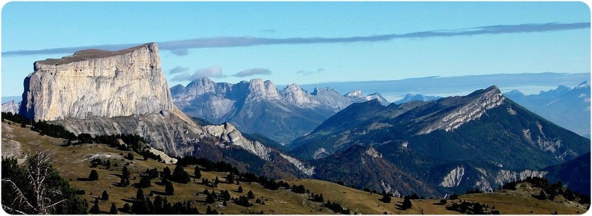 Panorama sur le Mont Aiguille.