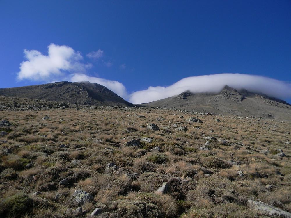 Les nuages bien accrochés au Hasan Dagi.