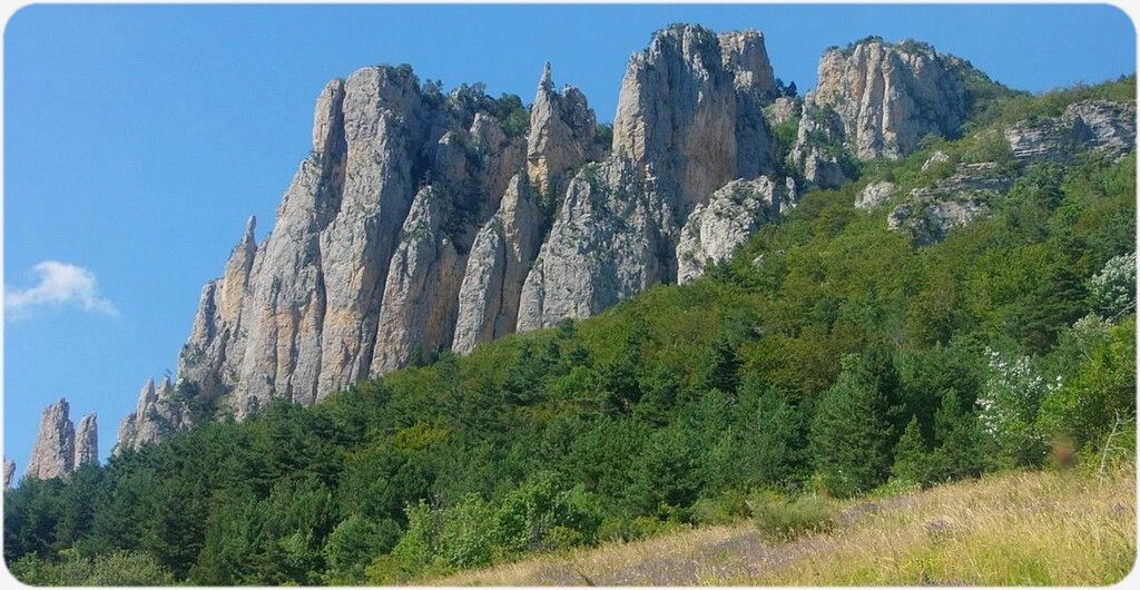 Les Aiguilles de Tussac ou Bénevise, du GR.93.