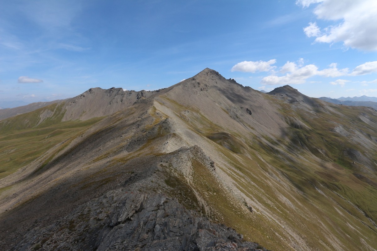 Le Petit Rochebrune et le Pic Lombard à sa gauche.