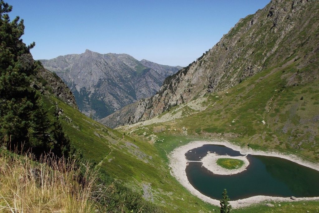 Un lac et son île