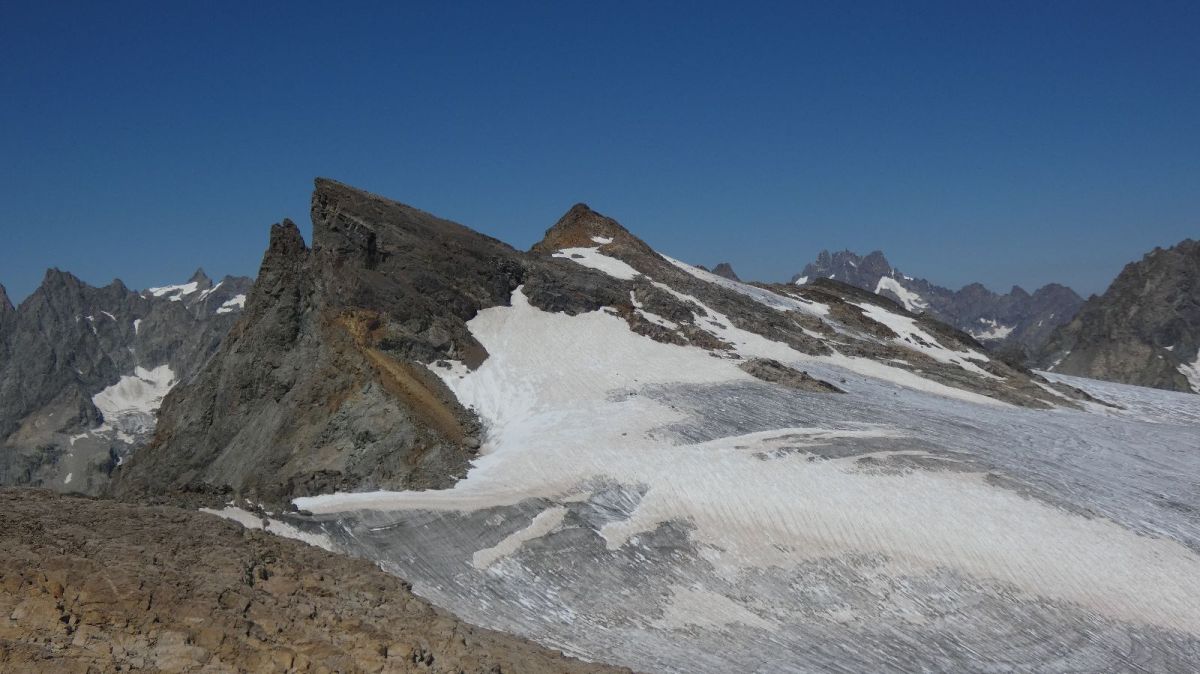 Pointes des Arcas (3479m)