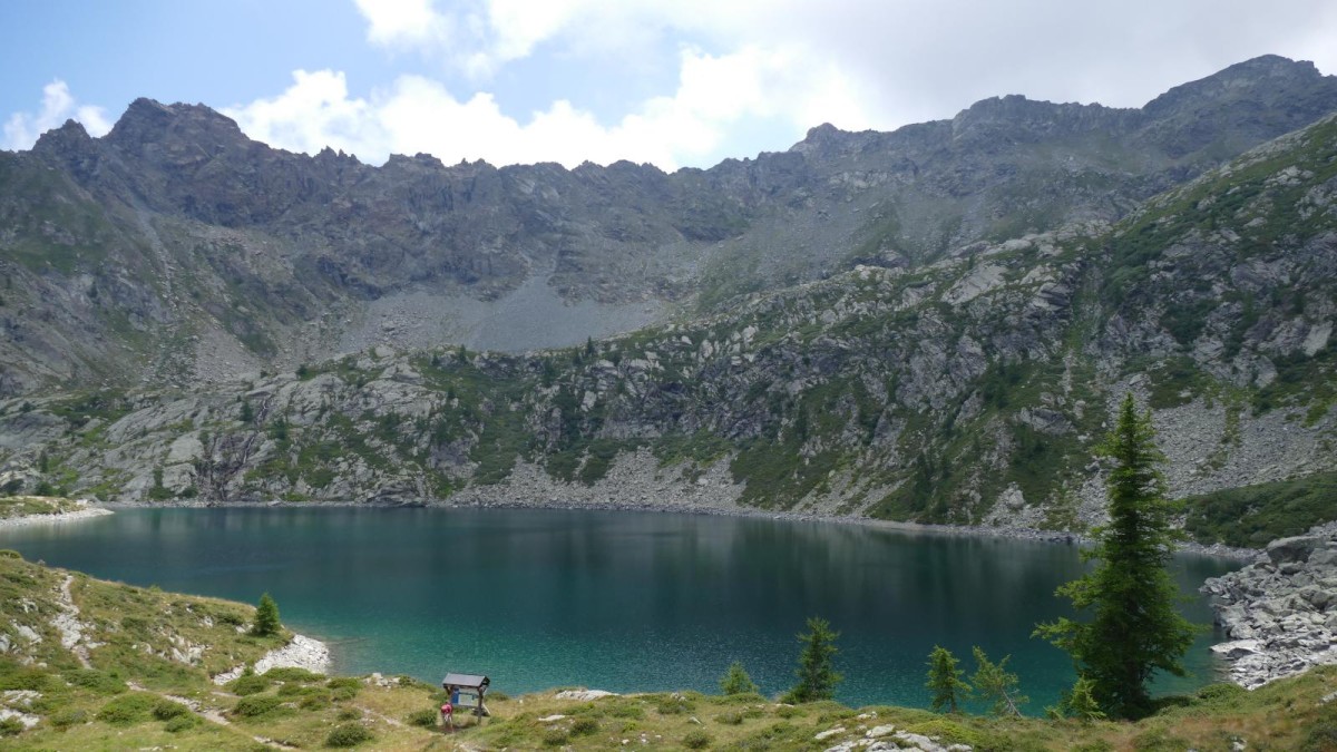 Le Lac Vercoche (2216m) ; un des très nombreux lacs du Parc Naturel du Mont Avic.