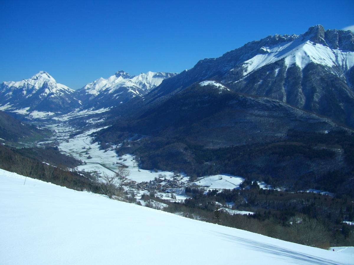 La vallée des Bauges et ses sommets (Trélod, Arcalod, Arclusaz) 