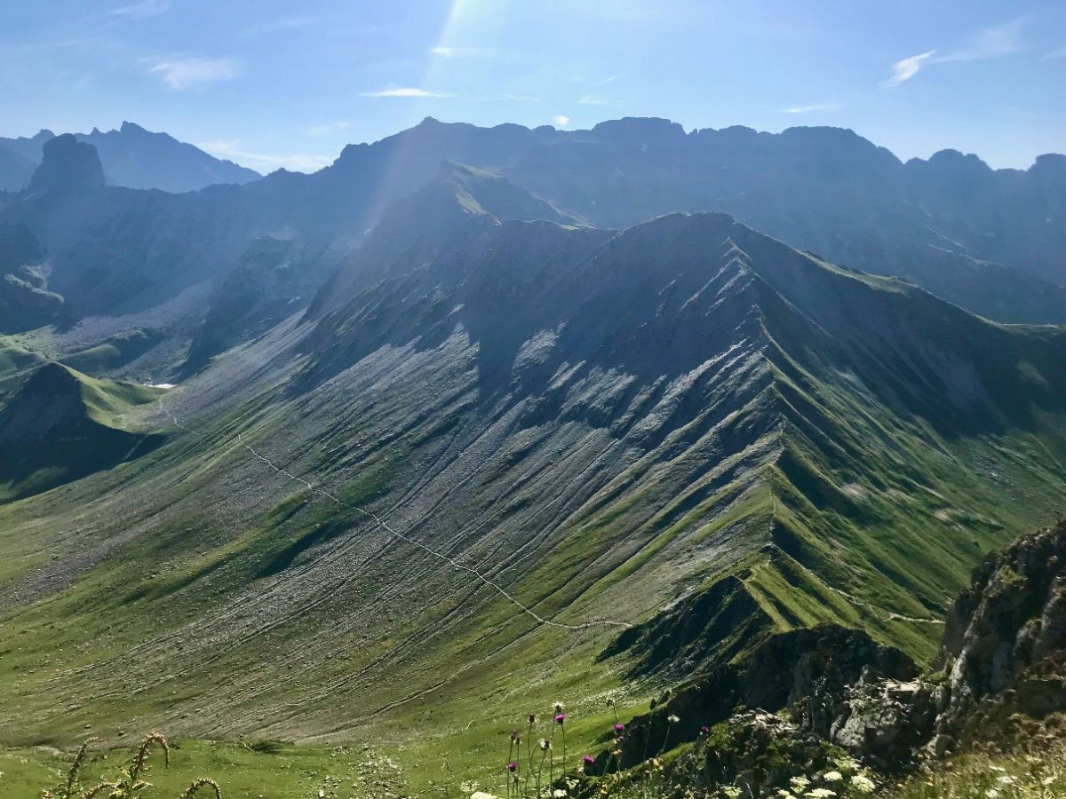 Du Mont Coin, vue sur le parcours jusqu'au Roc de la Charbonnière et son cadre