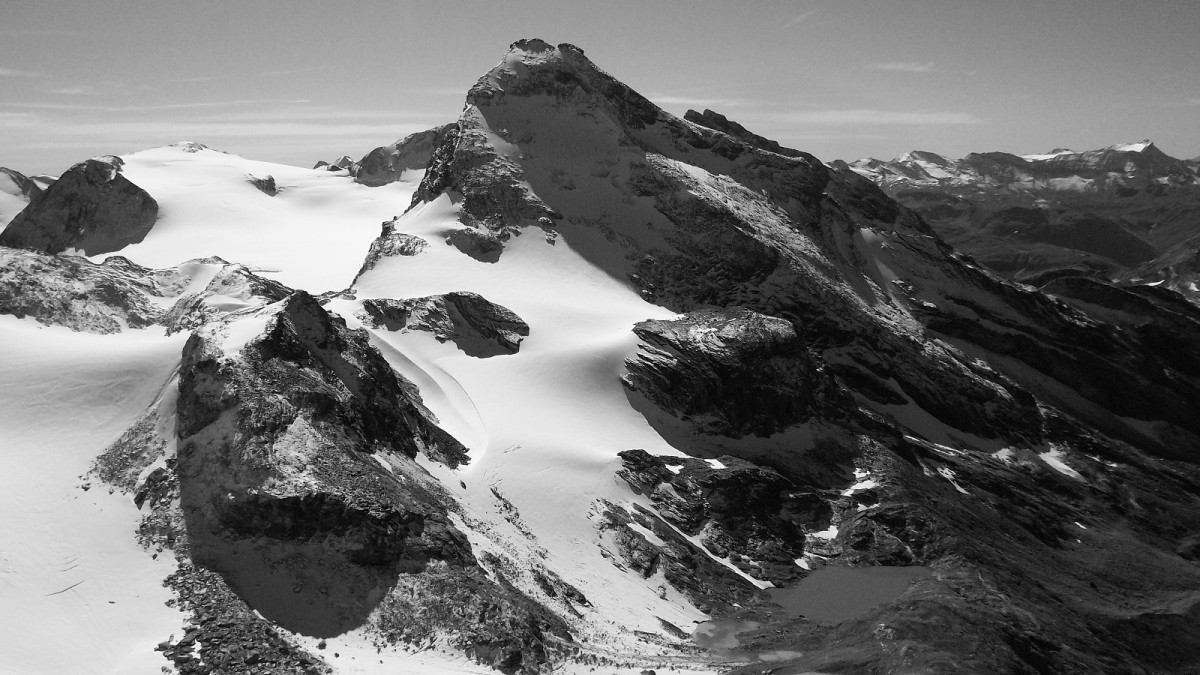 Du sommet de la Pointe de la Traversière, vue sur le glacier de Rhêmes-Golette et la Tsanteleina.