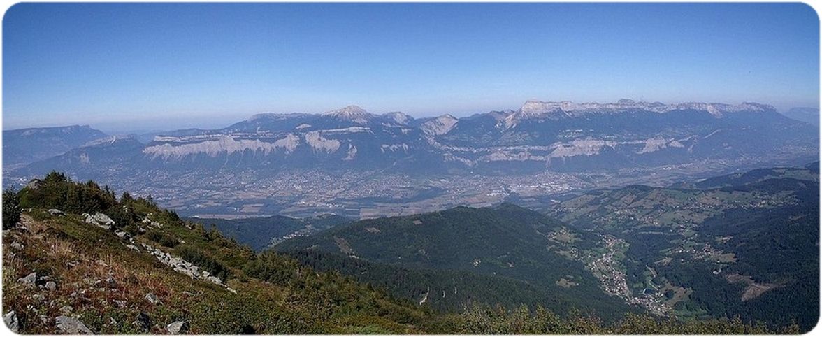 Panorama sur la Vallée du Grésivaudan et la Chartreuse..