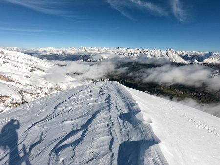 Regard arrière sur la belle croupe sommitale.