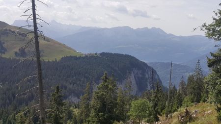 Vue sur Roche Pallud depuis le sentier