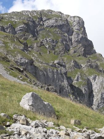 Les pentes au-dessus du col de Niard et la Miaz.