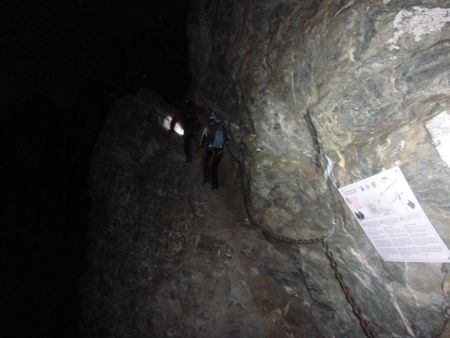 Montée matinale et nocturne vers le Pas des Sagnettes