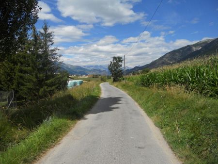 La Barre des Écrins dans le fond