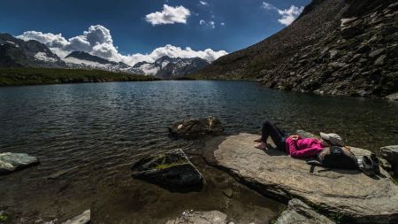 Repos au lac du Pys / Alexis Crozier