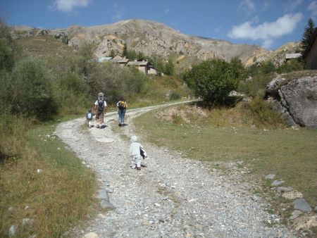 La piste et le pont du départ