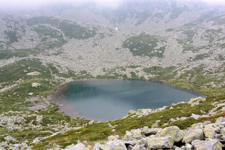 On surplombe le lac Sottano.