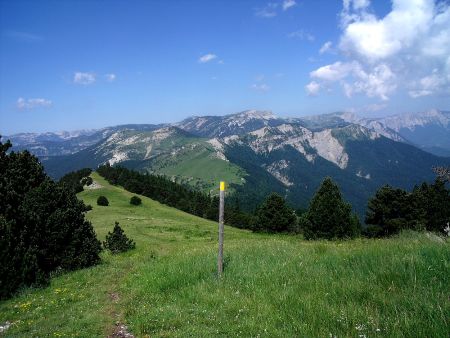 Regard sur les pentes du Mont Barral