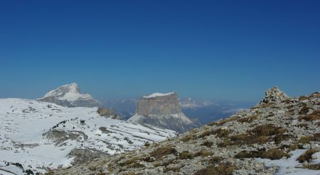 Vue sur le Mont Aiguille et le Grand Veymont