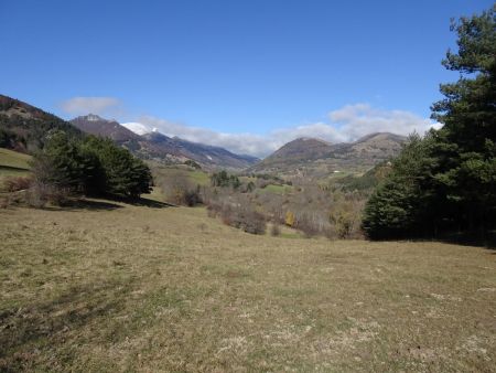 En montant vers les Villageois : vers le Col de la Croix Haute