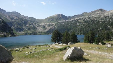 Lac et Col ou Hourquette d’Aubert