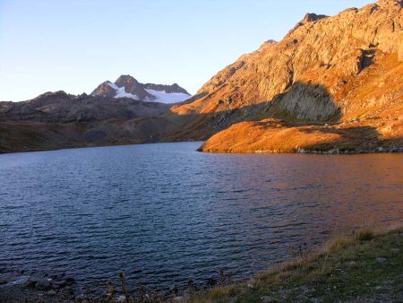 Au petit matin, les lacs aux abords du refuge de l’Etendard