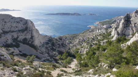 Arrivée au col de la Lèbre (ou pas du Podestat) avec vue sur le vallon de Podestat