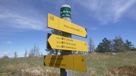 On passe le pas de la Croix, le Cairn 2000 n’est plus très loin