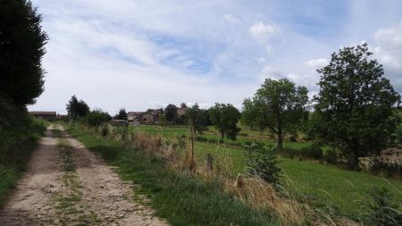 En arrivant au hameau de la Faye.