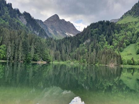 Petite pause au bord du lac des Plagnes et prochain objectif en ligne de mire avec Chavache et Entre deux pertuis