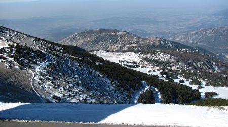 Le versant nord et ses pistes de ski alpin