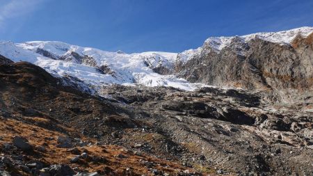 Vue amont vers les glaciers de la Martin et de la Savinaz.