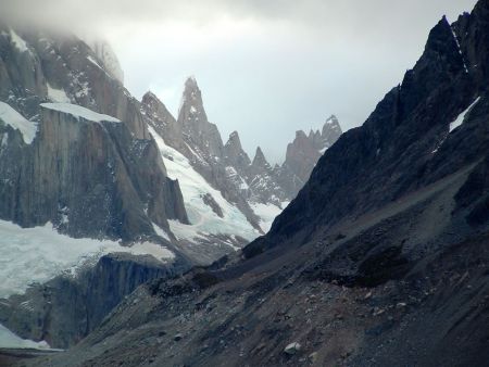 Pics a cote du Cerro Torre