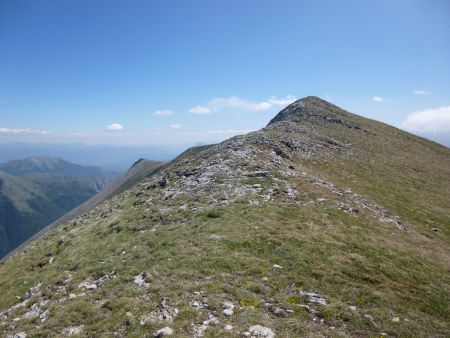 Sommet de Raz de Bec dans le rétro.