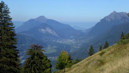 Vue arrière sur la vallée et le Môle