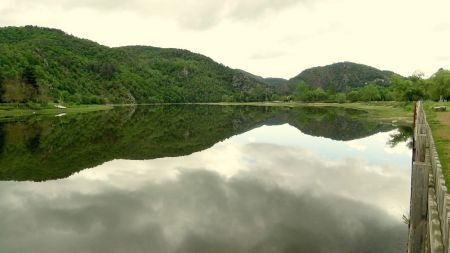 En longeant la Loire.