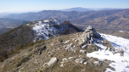 Sommet de Collerette (1436m) avec vue sur la Blache (1401m)