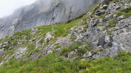 Gradins faciles sur la banquette rocheuse