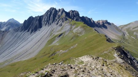 Dans la montée vers la Pointe de la Levrière, vue arrière