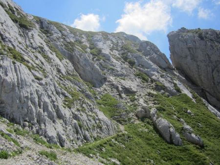 Les dalles sous le Col du Varo