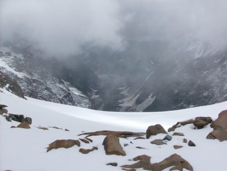 Vue bouchée côté italien (glacier du Miage.)