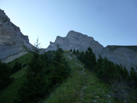 Sur la crête bordant le vallon de Corps.