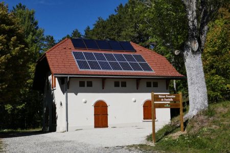 la maison forestière toute neuve ... 