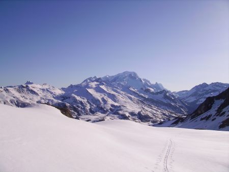 Dans la combe, vue sur le massif du Mont Blanc