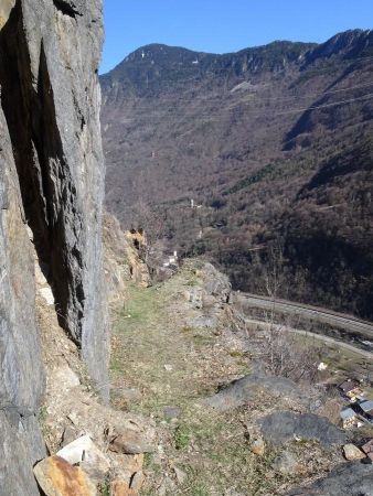 Sentier en falaise