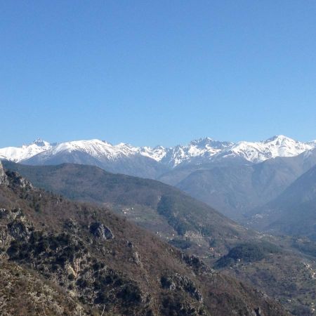 Le Mercantour, encore enneigé en ce mois d’Avril