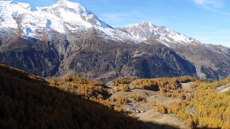 Le soleil arrive au Monal