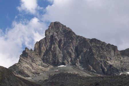 l’arête NE est celle de gauche