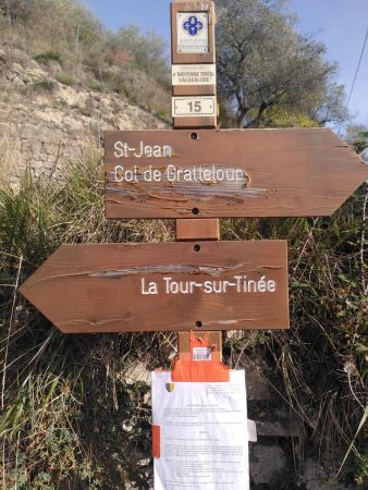 Basile 15 : Ouf j’avais le droit de faire la boucle décrite (L’arrêté municipal affiché abroge l’interdiction de parcours entre le col de Gratteloup et la balise 16)