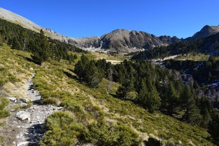 On retrouve le soleil et la douceur juste avant le refuge Arago.