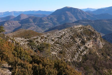 La crête des Rochers du Clot du Buis.